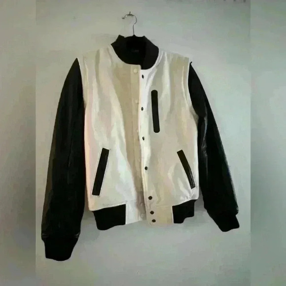 Jackets & Blazers - Nike Varsity Jacket•Zip-away Sleeves Sz S